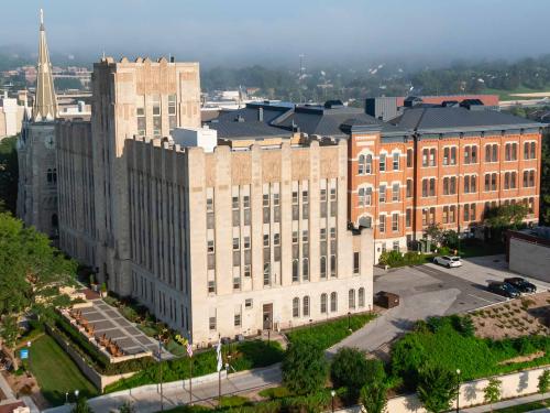 A wide shot looking west on Creighton Hall