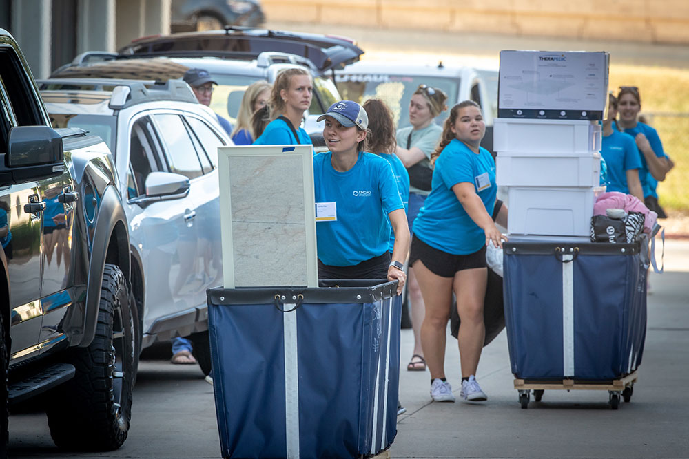 Images of Creighton's move-in and Welcome Week.
