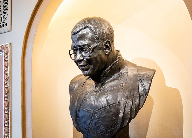 Alston sculpture of James Earl Jones