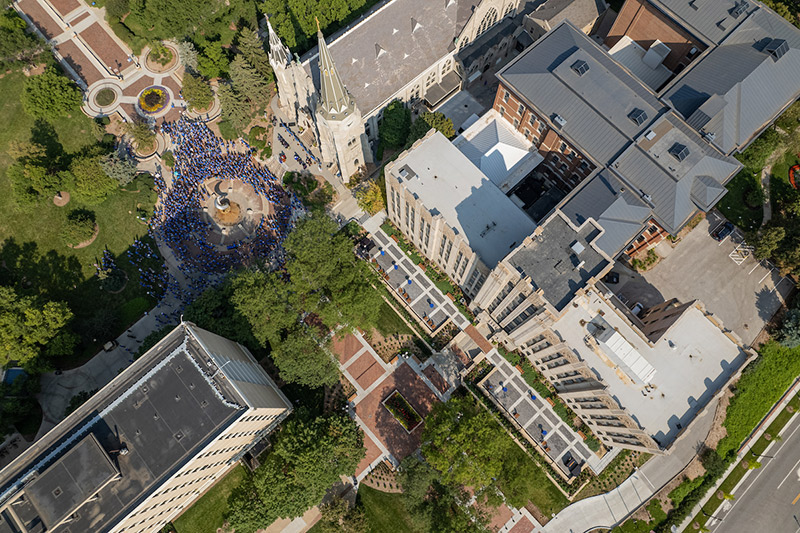 Students walk along the Mall for Creighton Pathway.