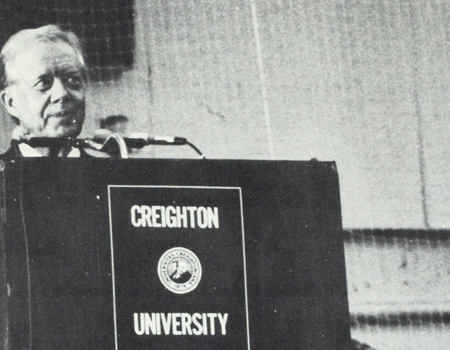 Jimmy Carter speaks in the KFC.