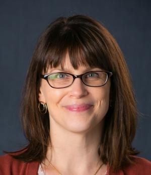 A headshot of Jennifer Peter