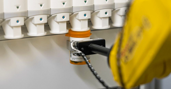 iA fulfillment center automation at work.