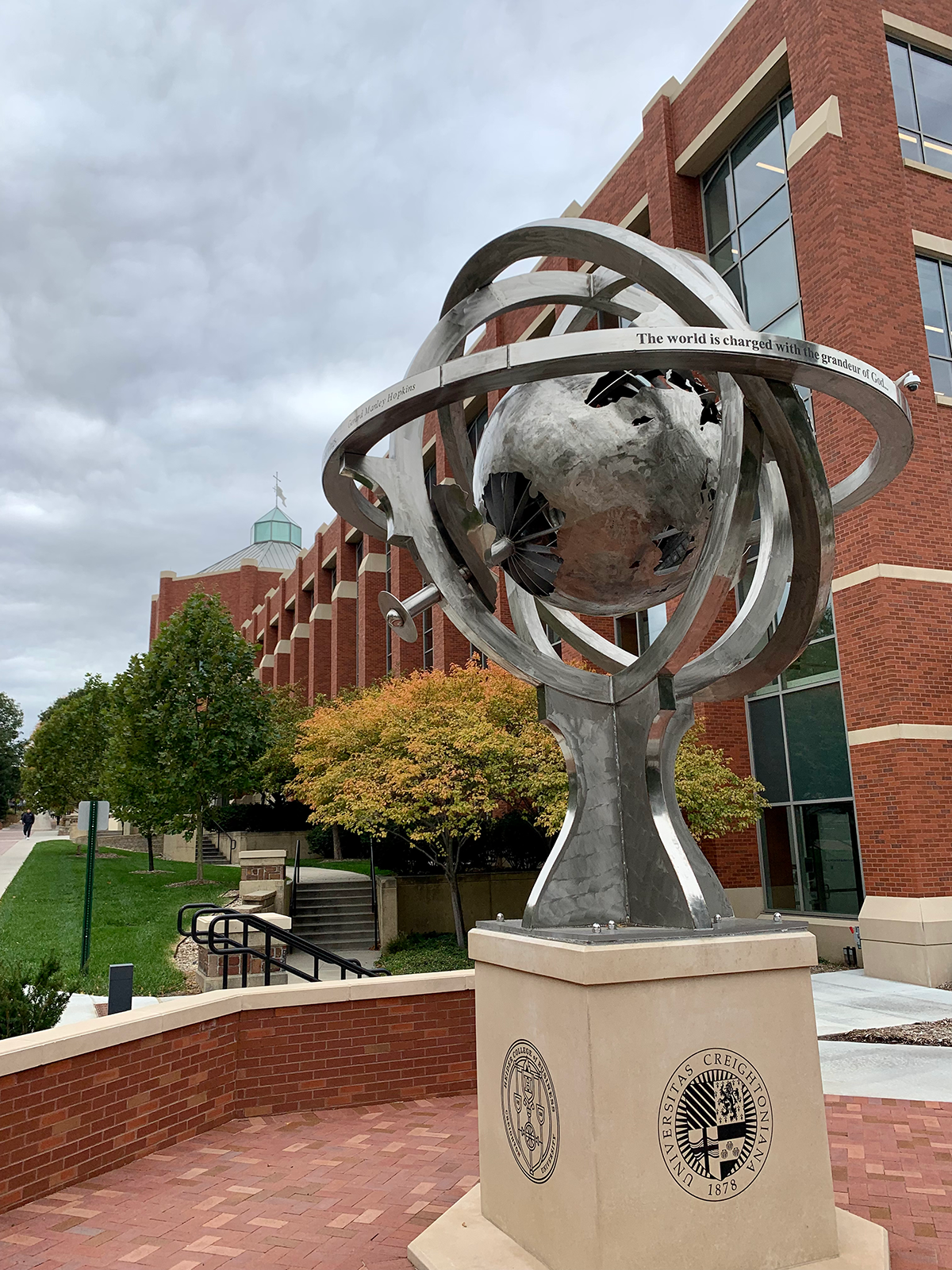 fall foliage by the Globe statue