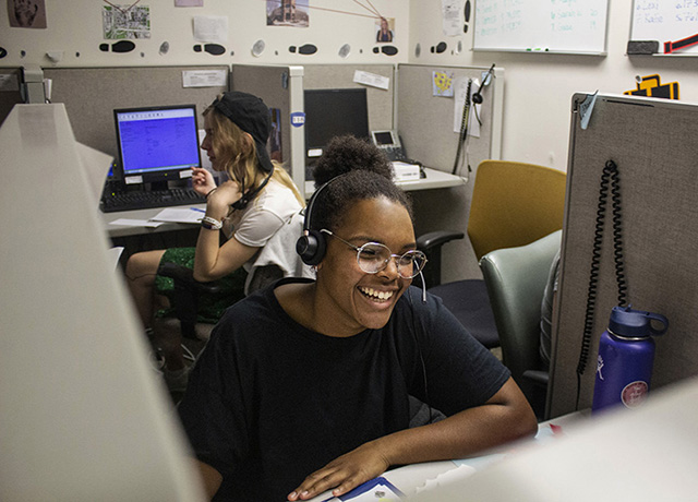 Kiara Mills, class of 2022, on a call at Creighton Phonathon.
