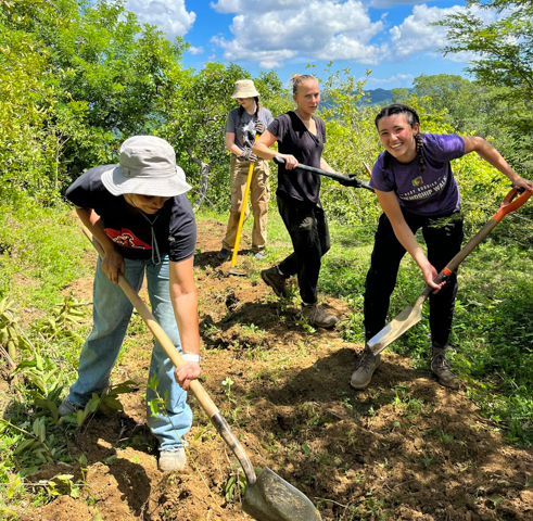 Kathryn and her fellow students, working on an aqueduct as part of an Encuentro Dominicano immersion in the Dominican Republic.