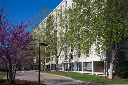 An exterior photo of Kiewit Hall