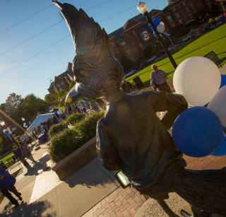 Image of crowd at Reunion Weekend.