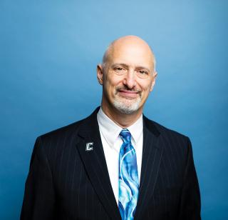 Dean Evan Robinson headshot